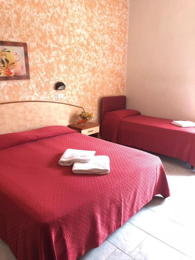 Hotel Serenella Vintage Rimini Buitenkant foto
